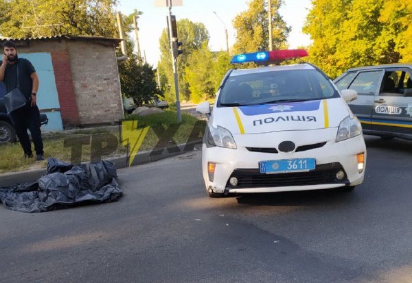 На Салтовском шоссе насмерть сбили пешехода (фото)