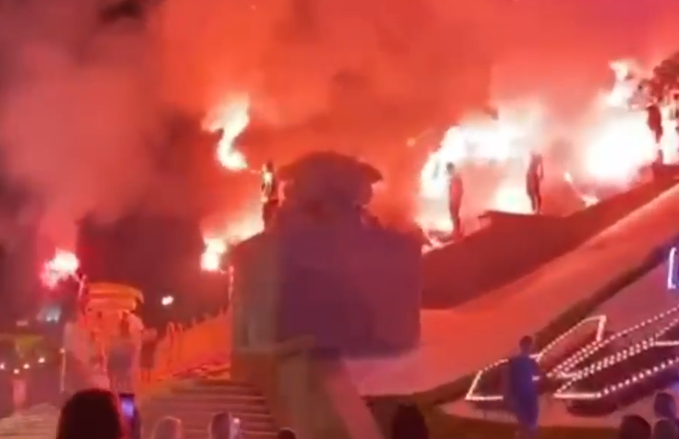 В центре Харькова ультрас зажгли фаера (видео)