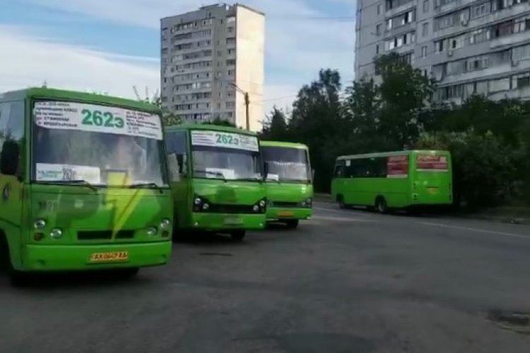 Почему автобусы устроили забастовку