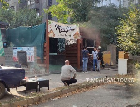 В центре Харькова загорелась точка торговли шаурмой (фото)