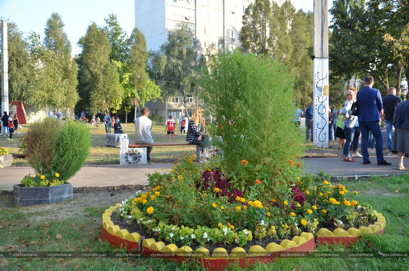 На ХТЗ открыли сквер (фото)