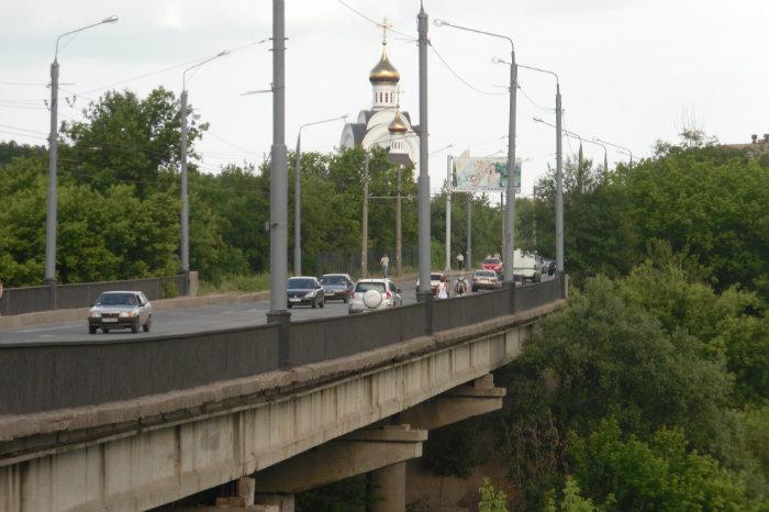 Харьковчане просят расширить мост
