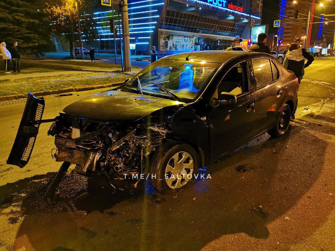 Авария на Гагарина: машины всмятку, есть пострадавшие (фото)