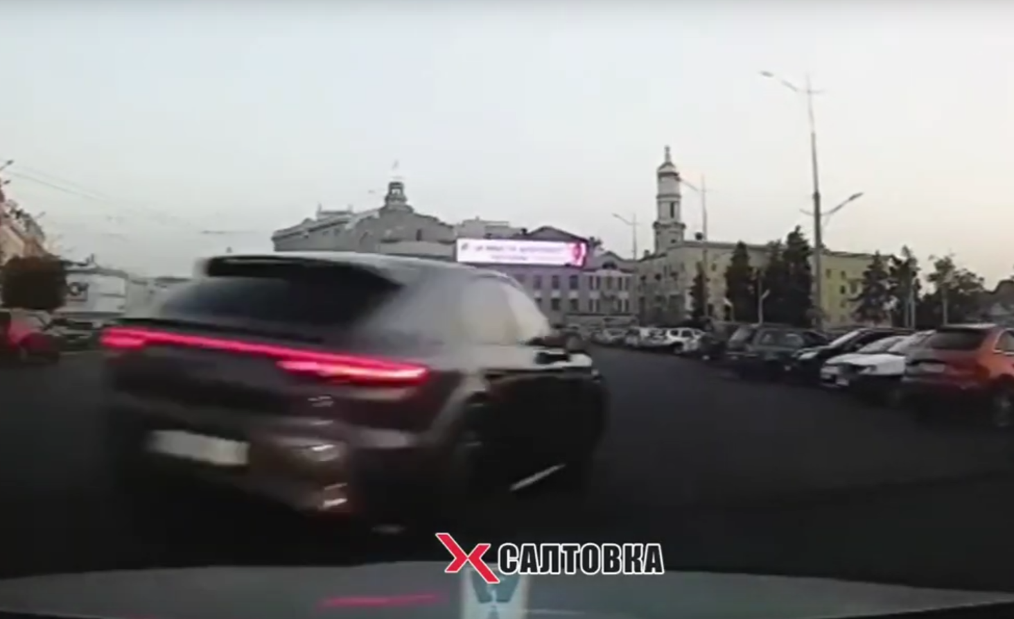 Харьковчане возмущены манерой езды водителя Porsche (видео)