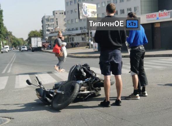 На Московском проспекте сбили мотоциклиста (фото)