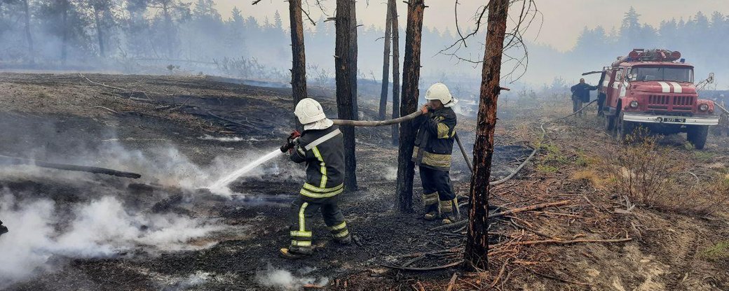 Третья сотня харьковских спасателей выехала тушить пожары в Луганской области
