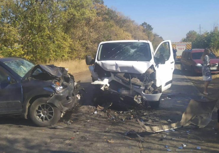 Авария под Харьковом: один погибший, двое пострадавших (фото)