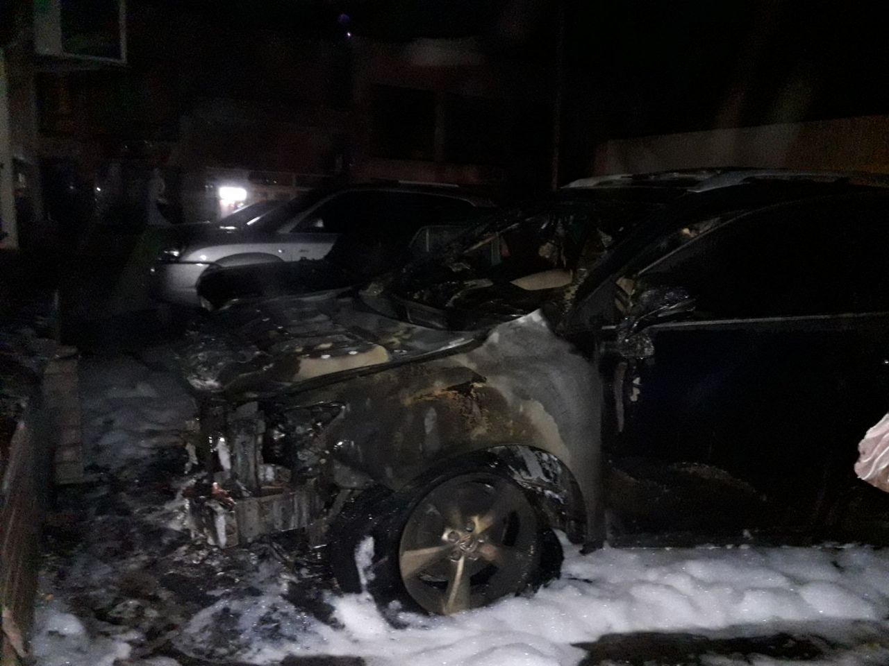 В Лозовой сгорел Lexus кандидата в мэры (фото)