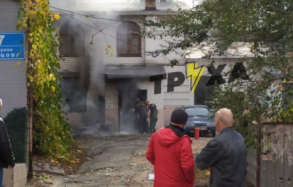В Харькове горит здание возле планетария (фото, видео)