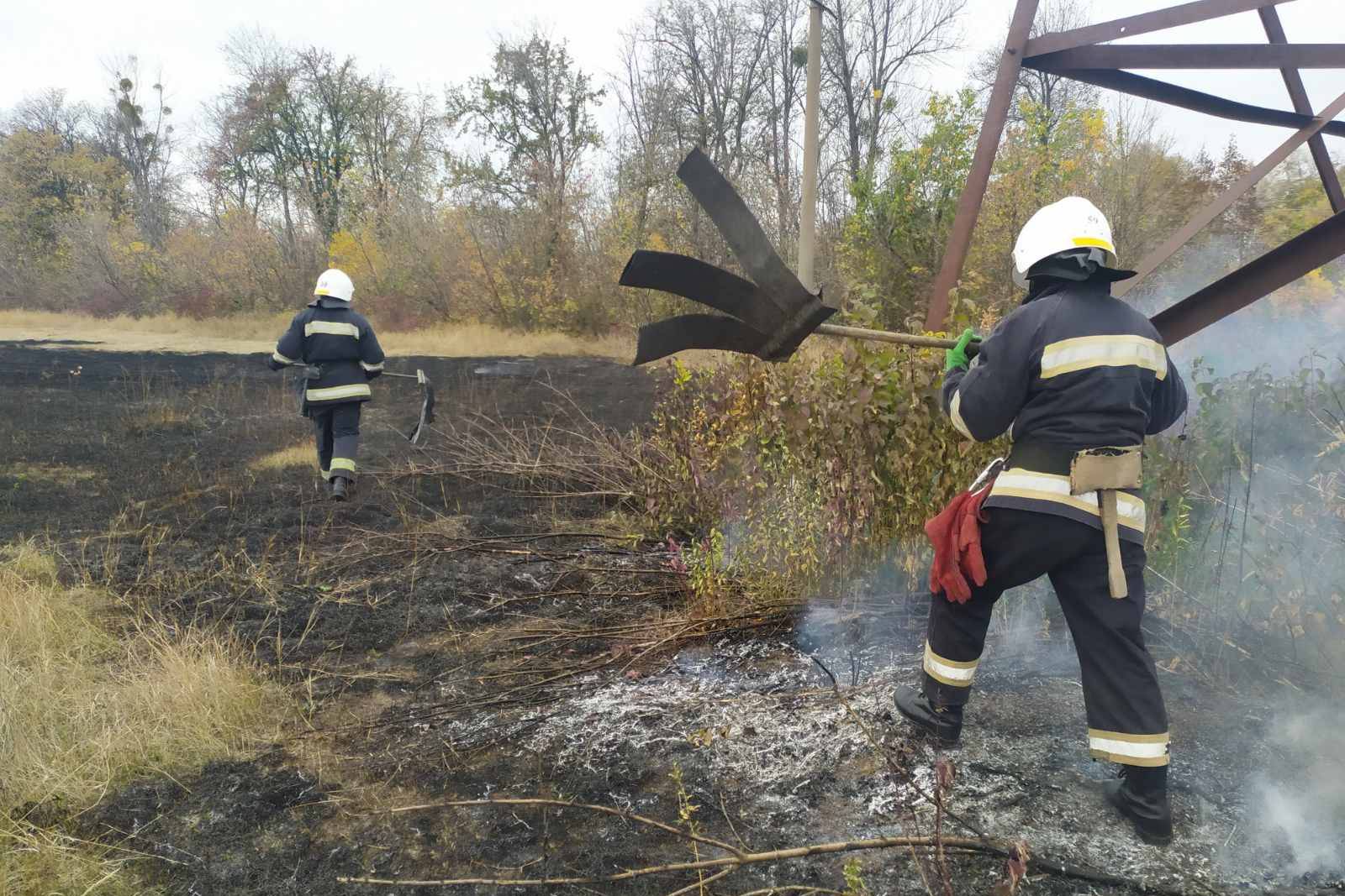 В Валковском районе - крупный пожар 