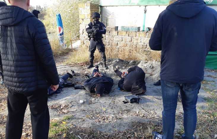 Оперативники Харькова задержали трех азербайджанцев (Видео)