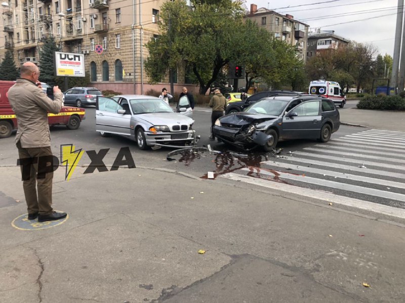 На перекрестке Сумской и Веснина - авария, собирается пробка (фото)