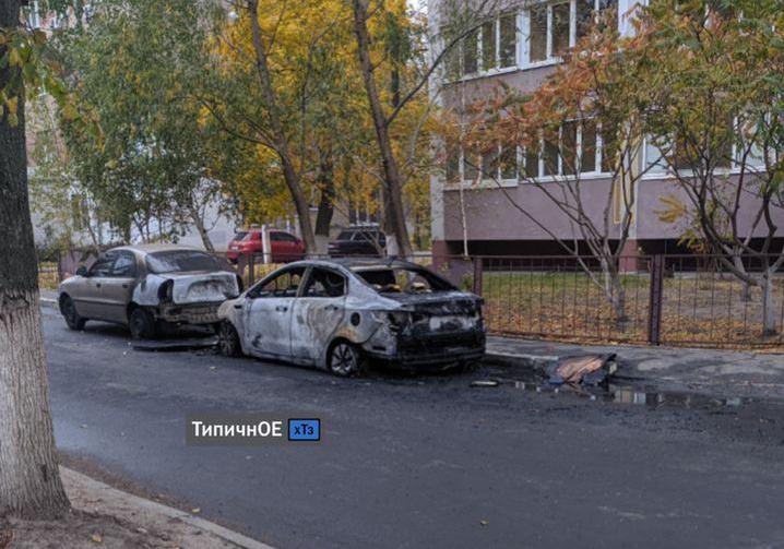 На ХТЗ сгорел автомобиль (видео)