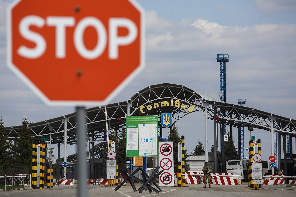 На "Гоптовке" – огромная очередь из фур (фото)