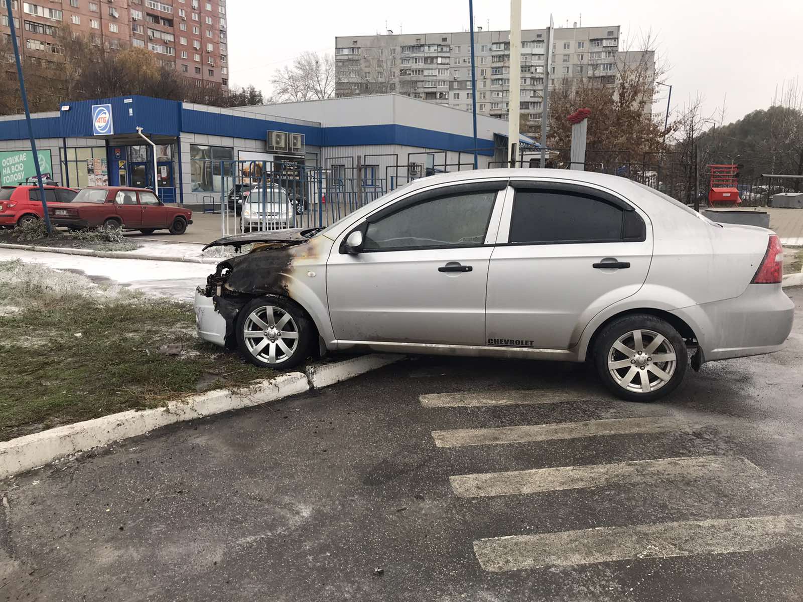 салтовка, заправка, автомобиль