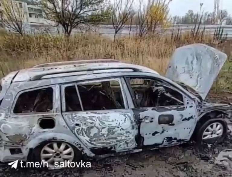 В Коротиче посреди улицы сгорел автомобиль (видео)