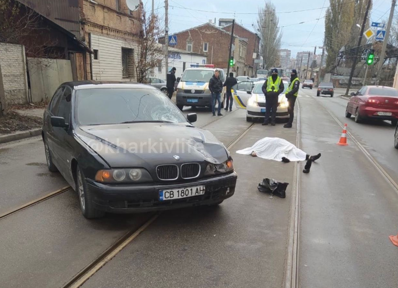 В центре машина на еврономерах насмерть сбила человека