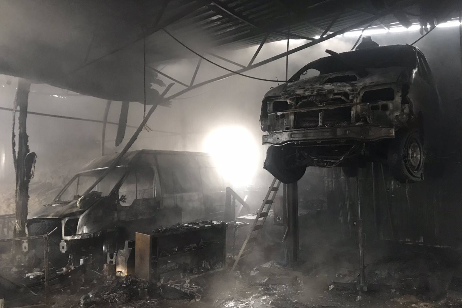 В Харькове сгорело еще три автомобиля (фото)