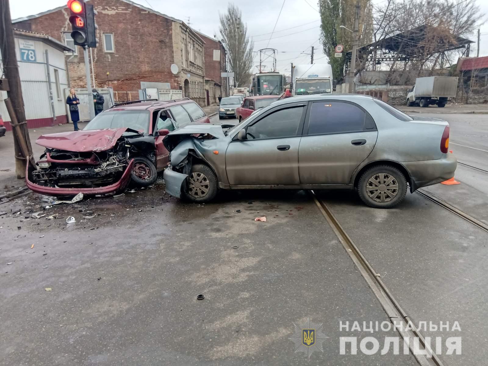 Авария в центре: машины всмятку, четверо пострадавших, в том числе ребенок (фото)