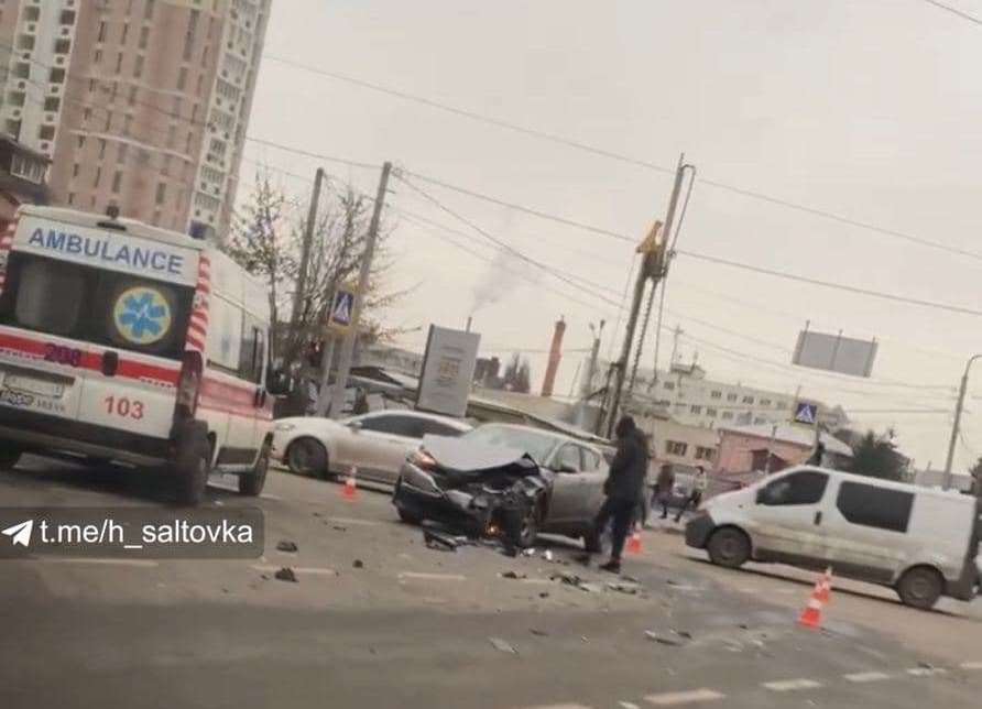 Авария в Харькове заблокировала движение трамваев (фото)