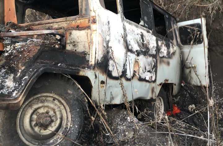 Под Харьковом сгорел микроавтобус с красной и черной икрой (фото)