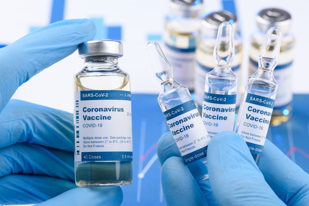 Официально: Украина получит восемь миллионов доз вакцины от коронавируса бесплатно