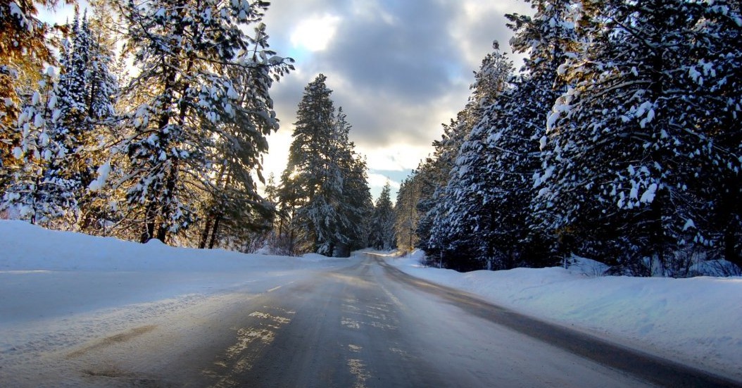 Как безопасно ездить в гололед