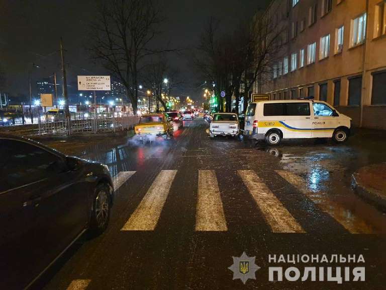 Авария возле Конного: сбитые пешеходы в больнице