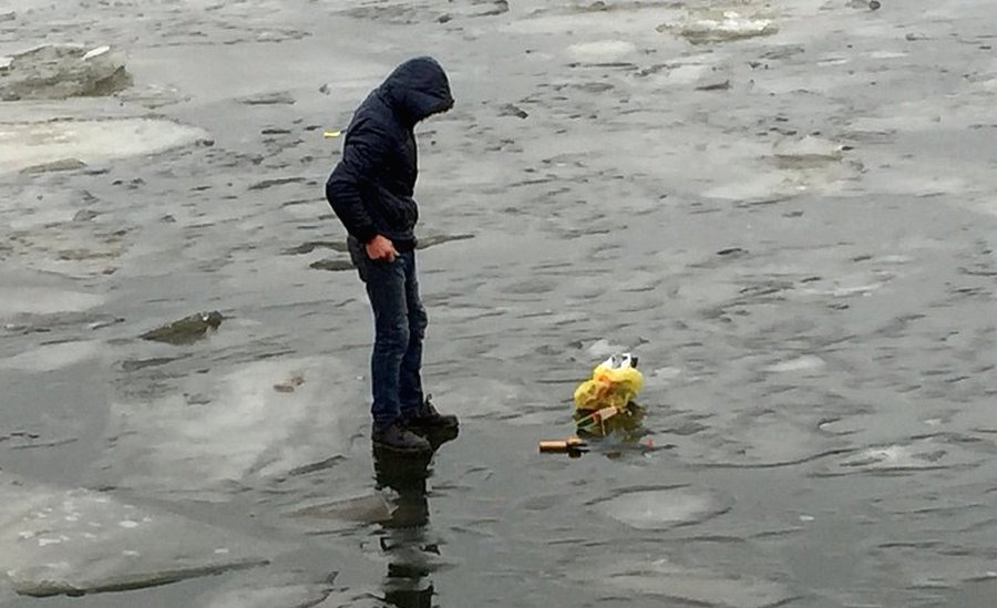 На водоемах Харькова зимой массово гибнут взрослые и дети