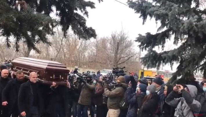 Фейерверк на похоронах Кернеса: полиция выясняет, кто запустил