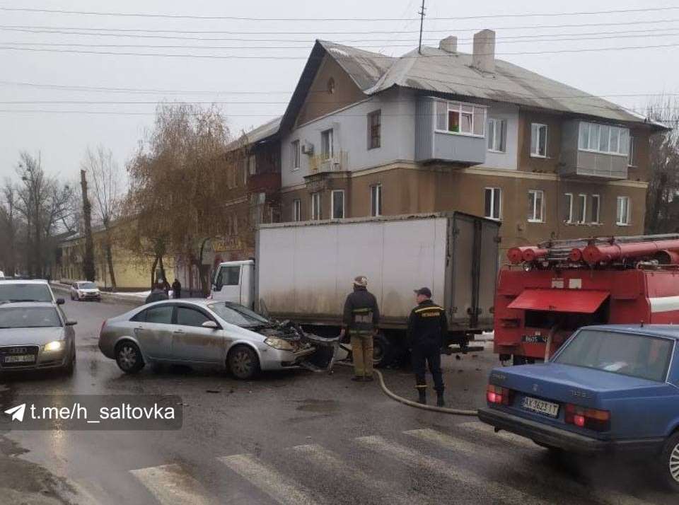 На Салтовке авария, собирается пробка