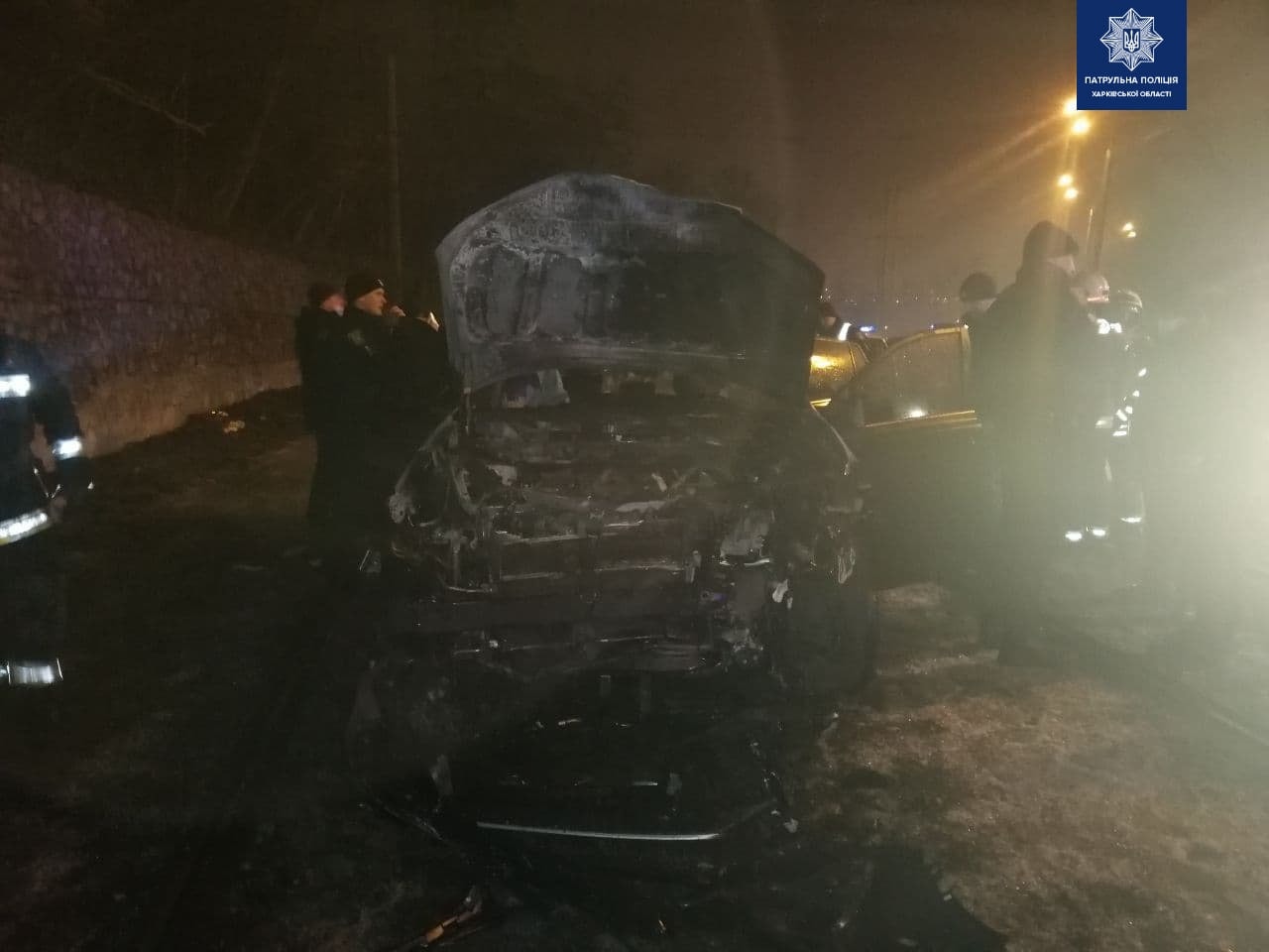 В Харькове пьяный водитель сбежал с места ДТП, его машина сгорела (фото)