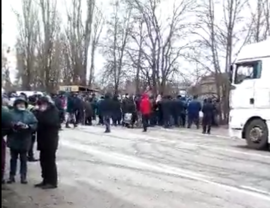 Трасса на Киев перекрыта протестующими (фото, видео)