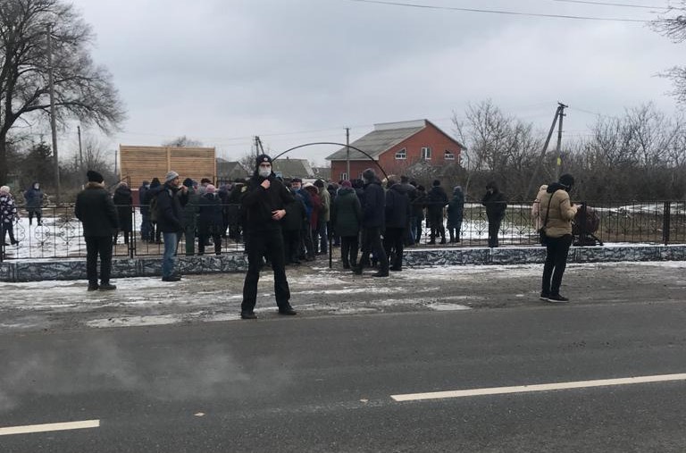 Перекрытые трассы и митинги: больше 1000 человек вышли на протесты в Харькове и области