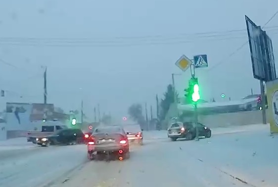 В Харькове - ДТП со скорой (видео)