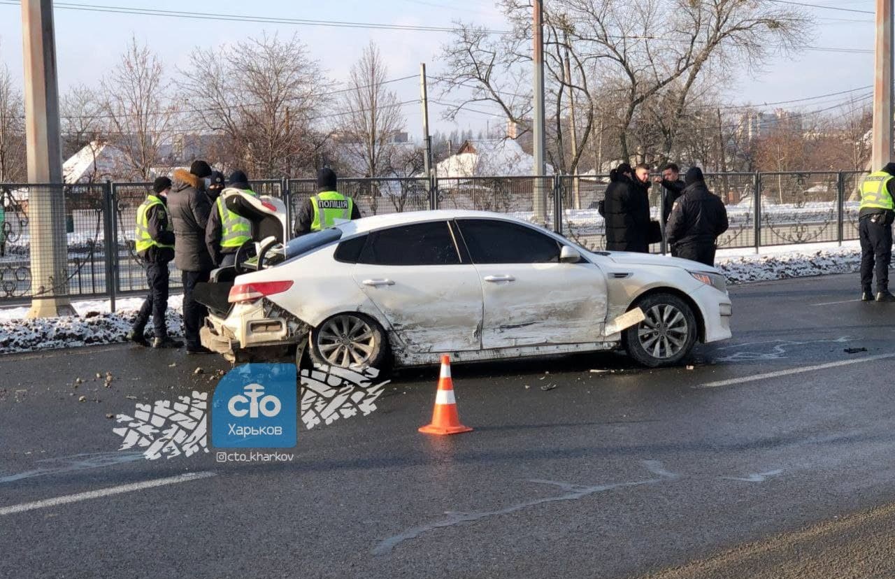 Авария на Гагарина: после удара машина снесла пешехода (фото, видео 18+)