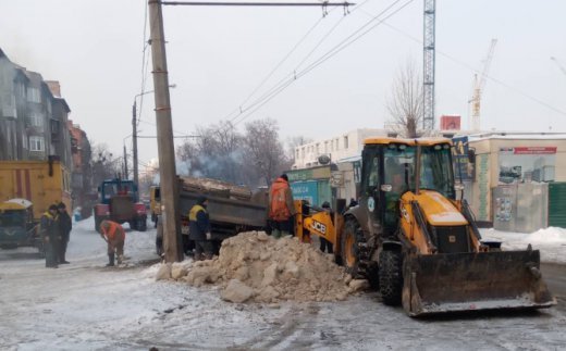 На ХТЗ экстренно снимают асфальт