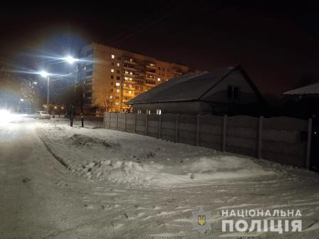 На ХТЗ домушник напал на хозяев квартиры