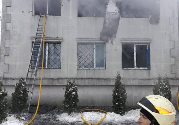 В Харькове горит дом престарелых: 15 погибших 