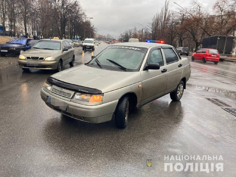 На Салтовке водитель разворачивался и сбил пешехода