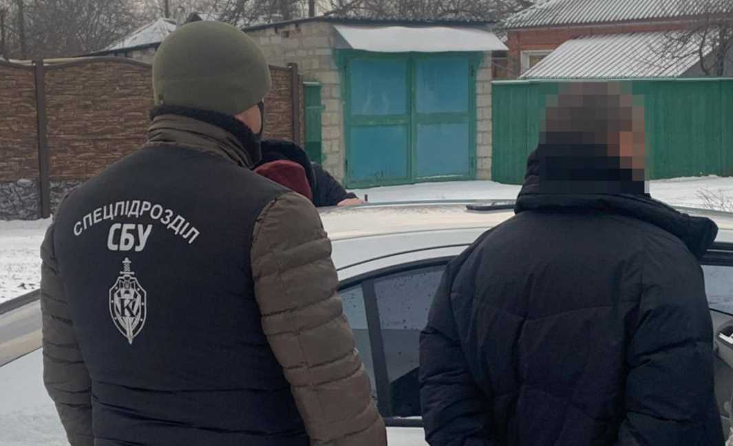 В Харькове полицейский попался на взятке в четыре тысячи долларов