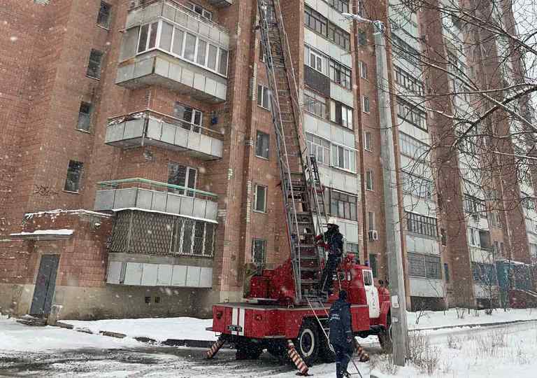 В Харькове из-за хлама загорелась квартира (фото)