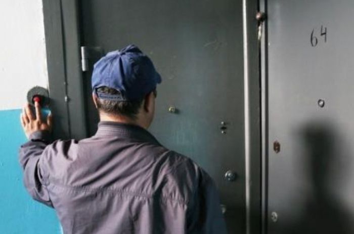 В Харькове "работник ЖЭКа" ходил по квартирам и запирал женщин в ванных