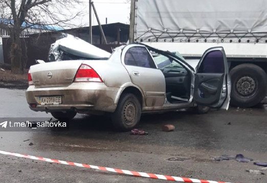 "Выжить шансов не было". Под Харьковом Nissan влетел под фуру