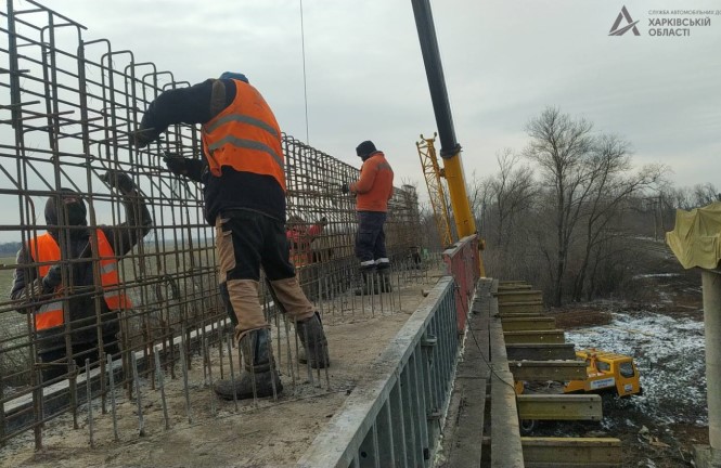 Под Харьковом строят новый мост (фото)