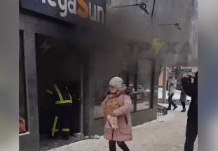 В Харькове - пожар в солярии (видео)