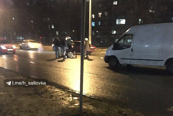 "Переход смертников": в Харькове микроавтобус сбил человека
