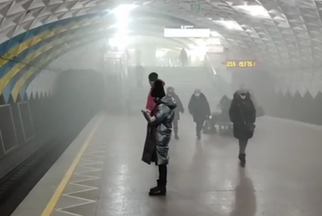 В Харькове станцию метро заволокло дымом: в чем причина (видео)