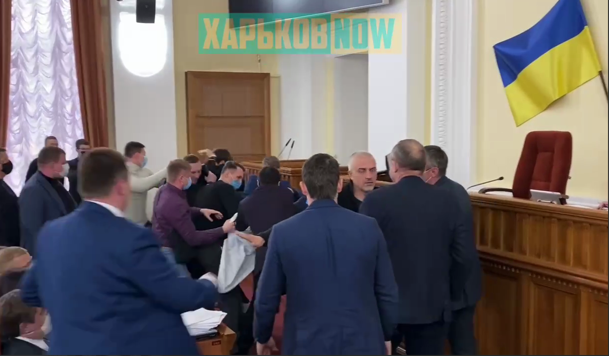Вторая за день: на сессии Харьковского горсовета - драка (видео)