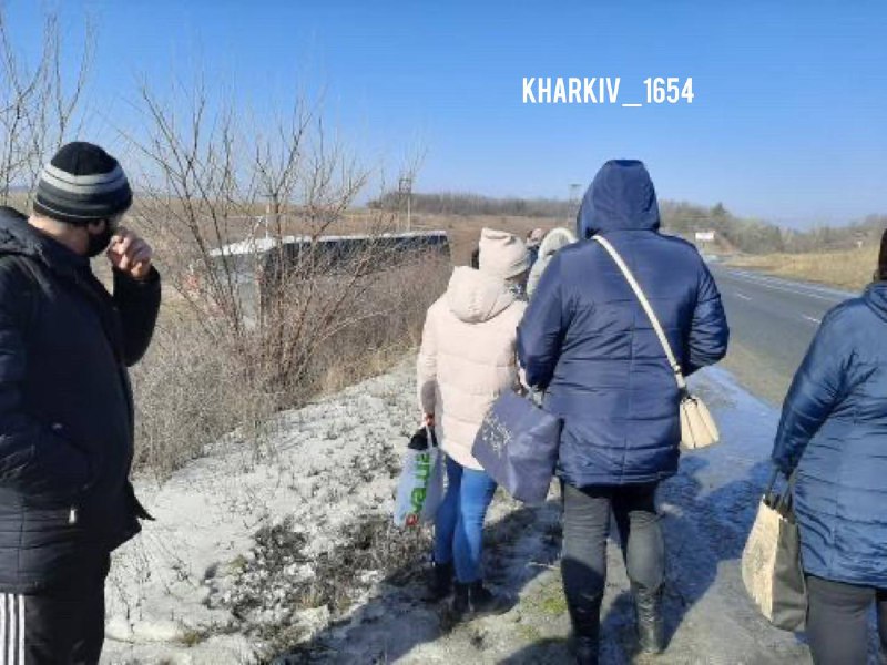 Под Харьковом рейсовый автобус слетел в кювет (фото)